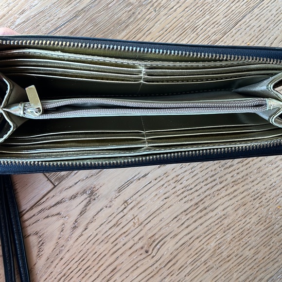 Fossil Black and Gold Sydney tote with matching wallet - Picture 7 of 11